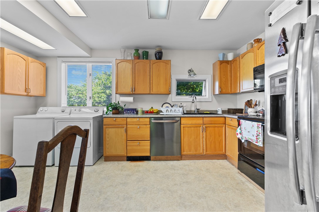 1042 Anthony Road Portsmouth, RI 02871 - Photo 16 of 24