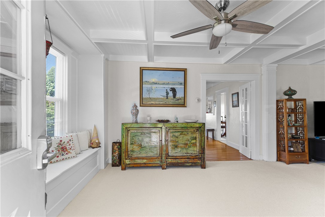 1042 Anthony Road Portsmouth, RI 02871 - Photo 2 of 24