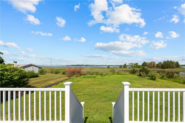 $3,800 | 1042 Anthony Road, Portsmouth, RI 02871