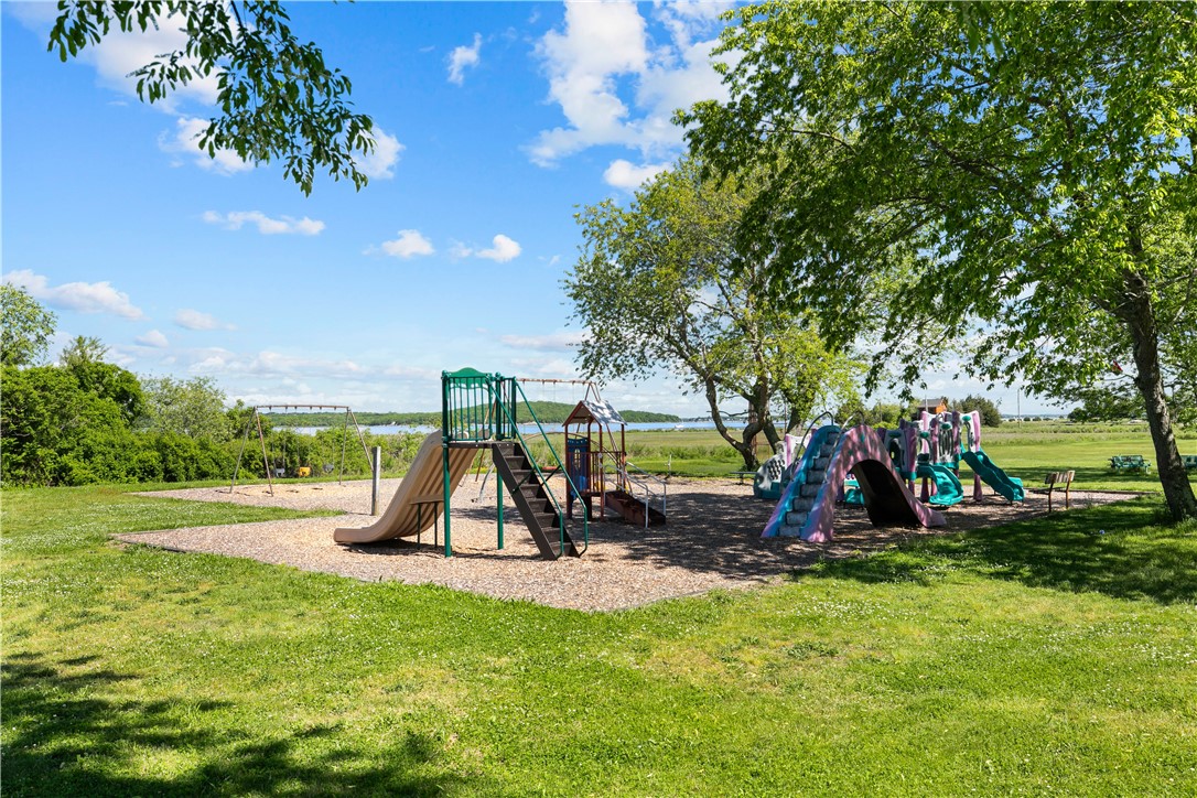 1042 Anthony Road Portsmouth, RI 02871 - Photo 23 of 24