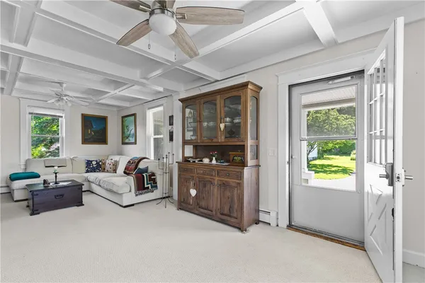 $3,800 | 1042 Anthony Road, Portsmouth, RI 02871