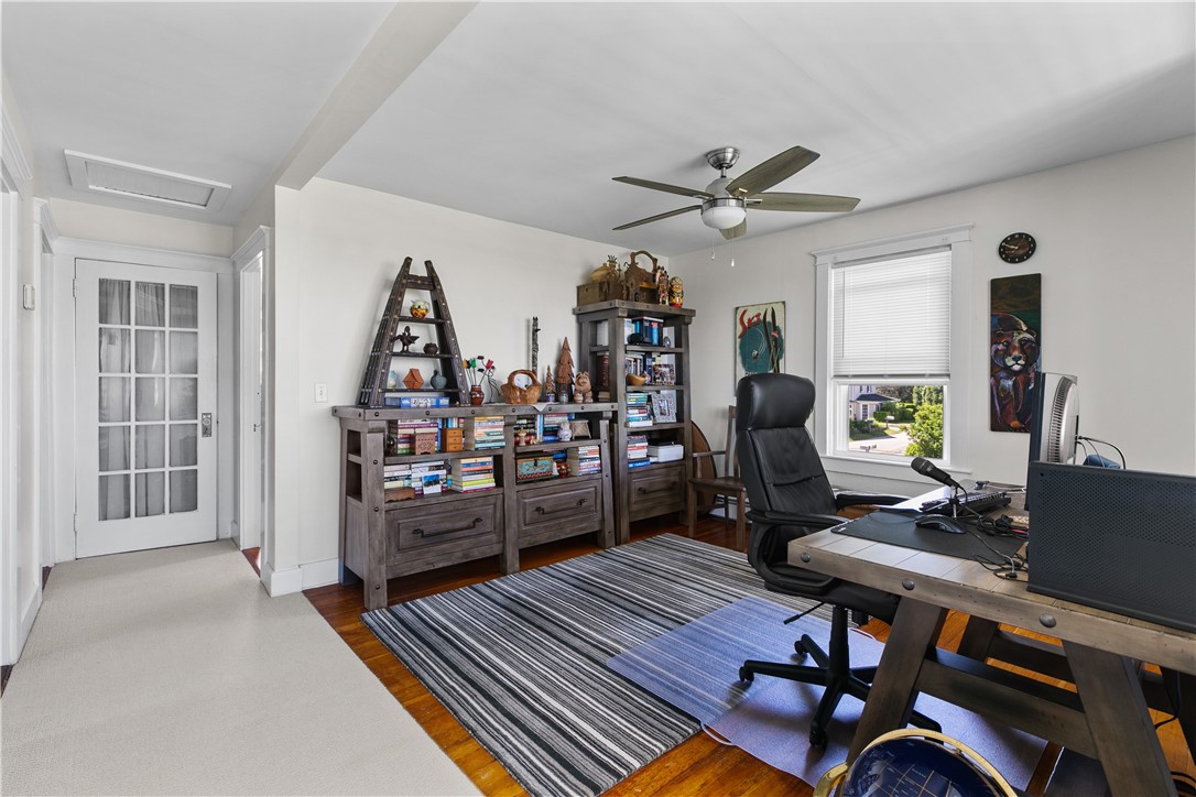 1042 Anthony Road Portsmouth, RI 02871 - Photo 6 of 24