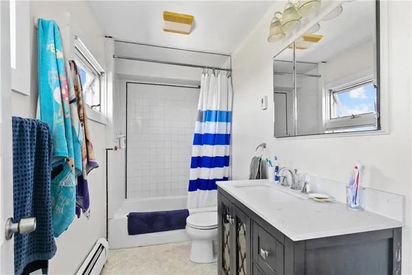 $3,800 | 1042 Anthony Road, Portsmouth, RI 02871