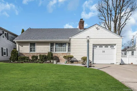 $769,000 | 5 Sherwood Road, Glen Cove, NY 11542