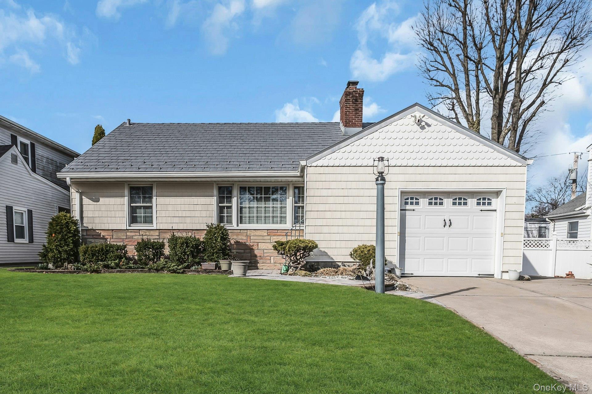 Welcome to 5 Sherwood Rd, Glen Cove