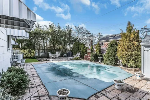 $769,000 | 5 Sherwood Road, Glen Cove, NY 11542