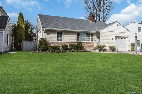 $769,000 | 5 Sherwood Road, Glen Cove, NY 11542