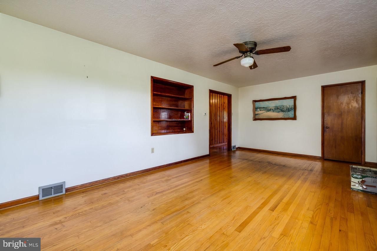 871 Crooked Run Road Mount Jackson, VA 22842 - Photo 15 of 67 Gallery Image 15