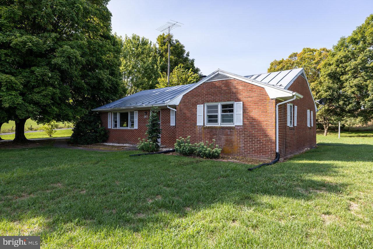 871 Crooked Run Road Mount Jackson, VA 22842 - Photo 36 of 67 Gallery Image 36