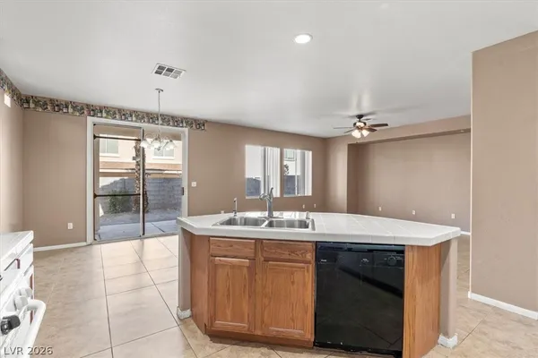 $2,400 | 7084 Somera Way, Las Vegas, NV 89113