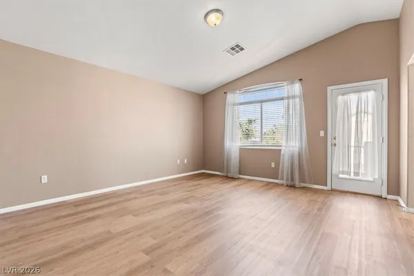 $2,400 | 7084 Somera Way, Las Vegas, NV 89113
