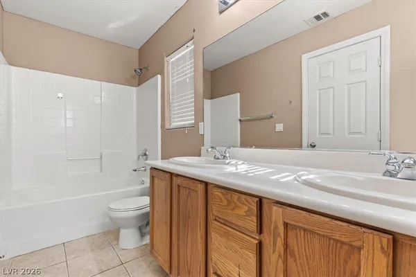 $2,400 | 7084 Somera Way, Las Vegas, NV 89113