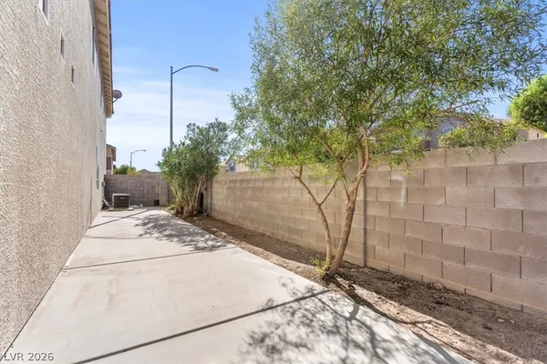 $2,400 | 7084 Somera Way, Las Vegas, NV 89113