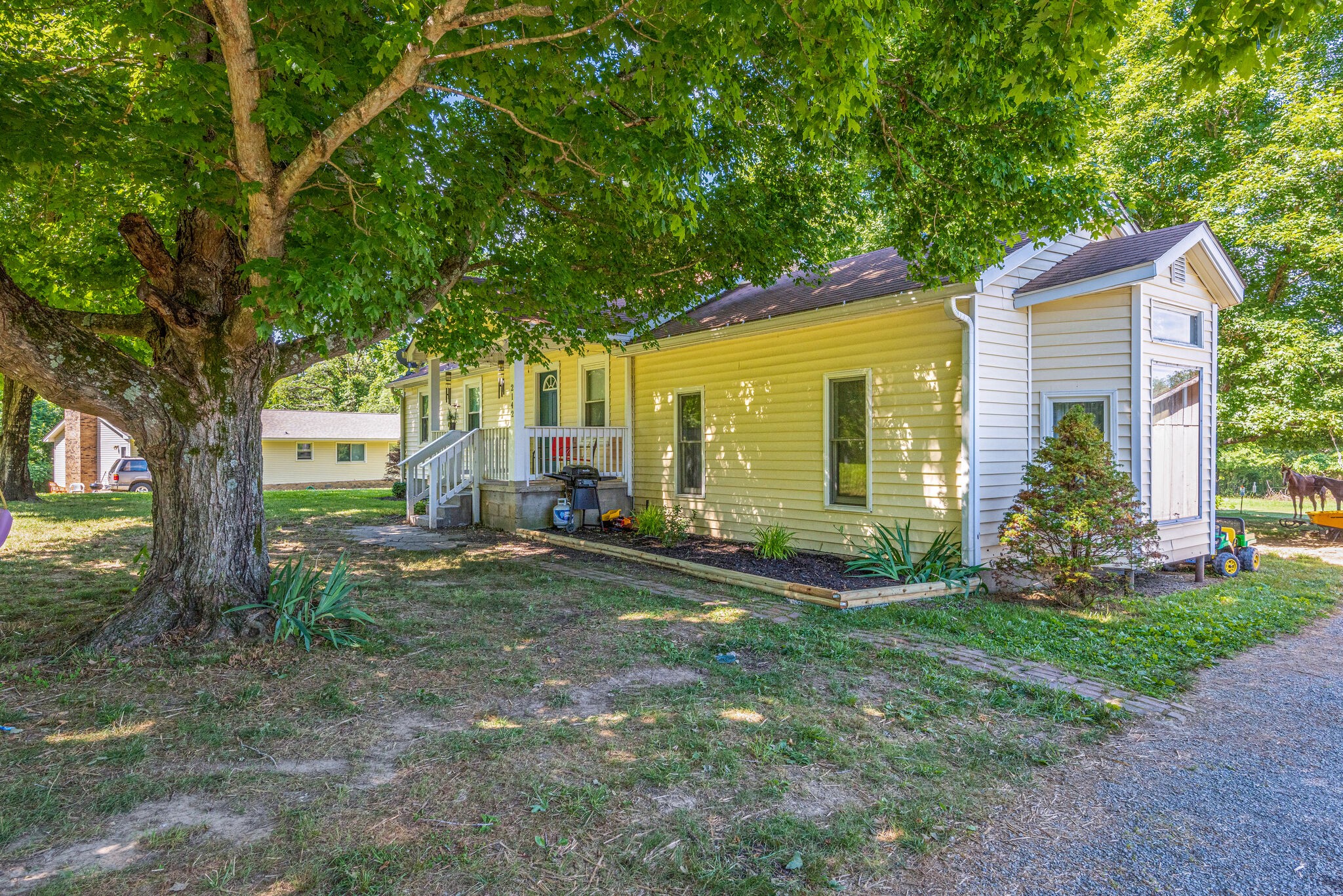 2142 Old County House Road White Bluff, TN 37187 - Photo 3 of 25 Gallery Image 3