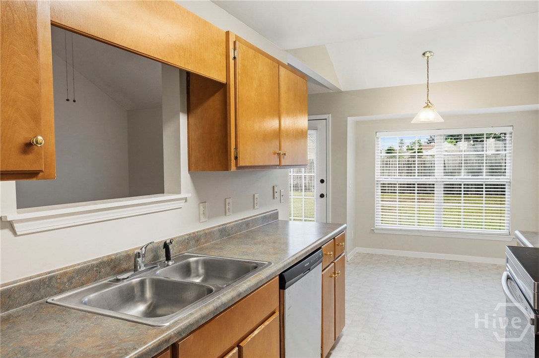 185 Berwick Lakes Boulevard Pooler, GA 31322 - Photo 10 of 30