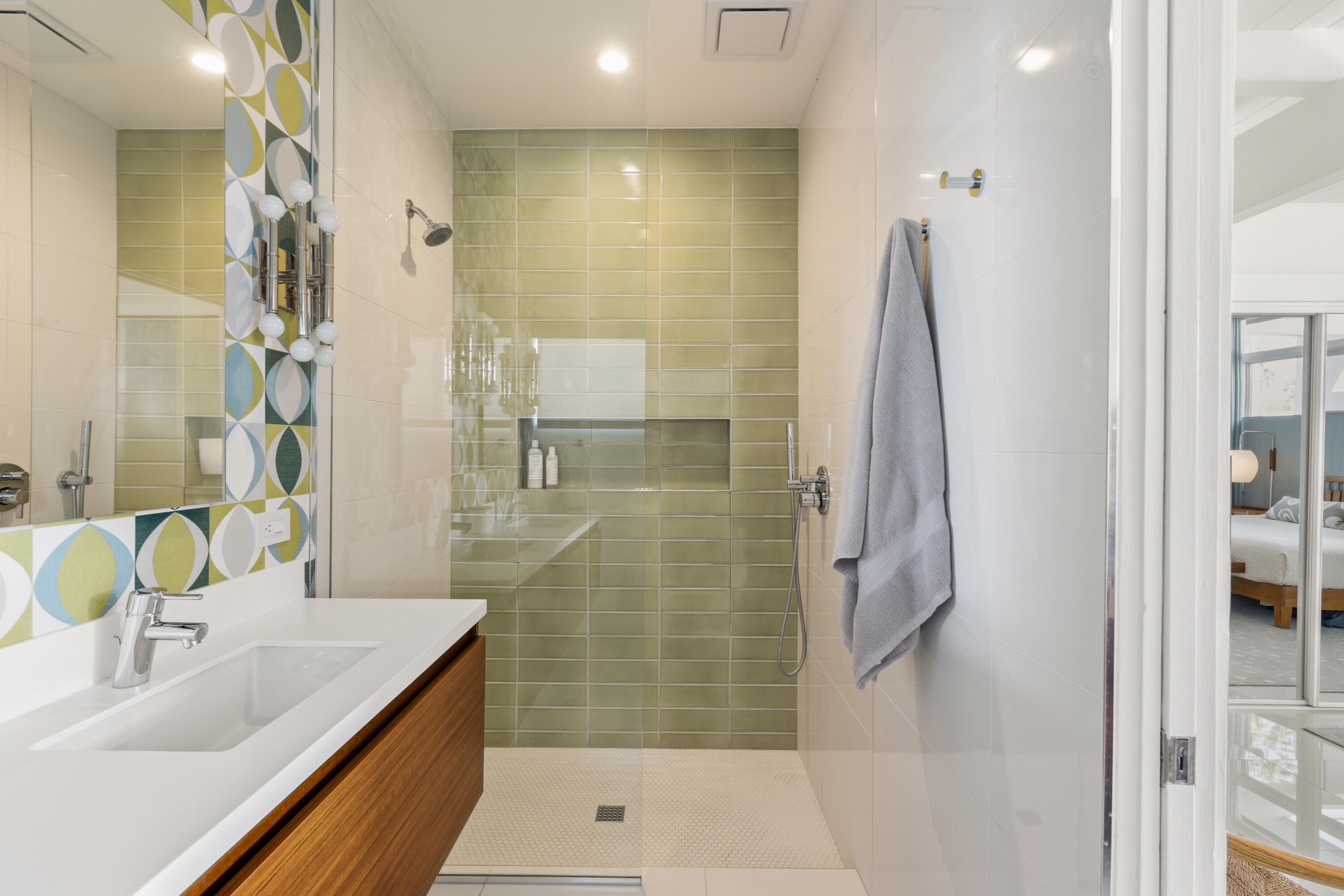 973 East La Jolla Road Palm Springs, CA 92264 - Photo 17 of 31 Primary bath