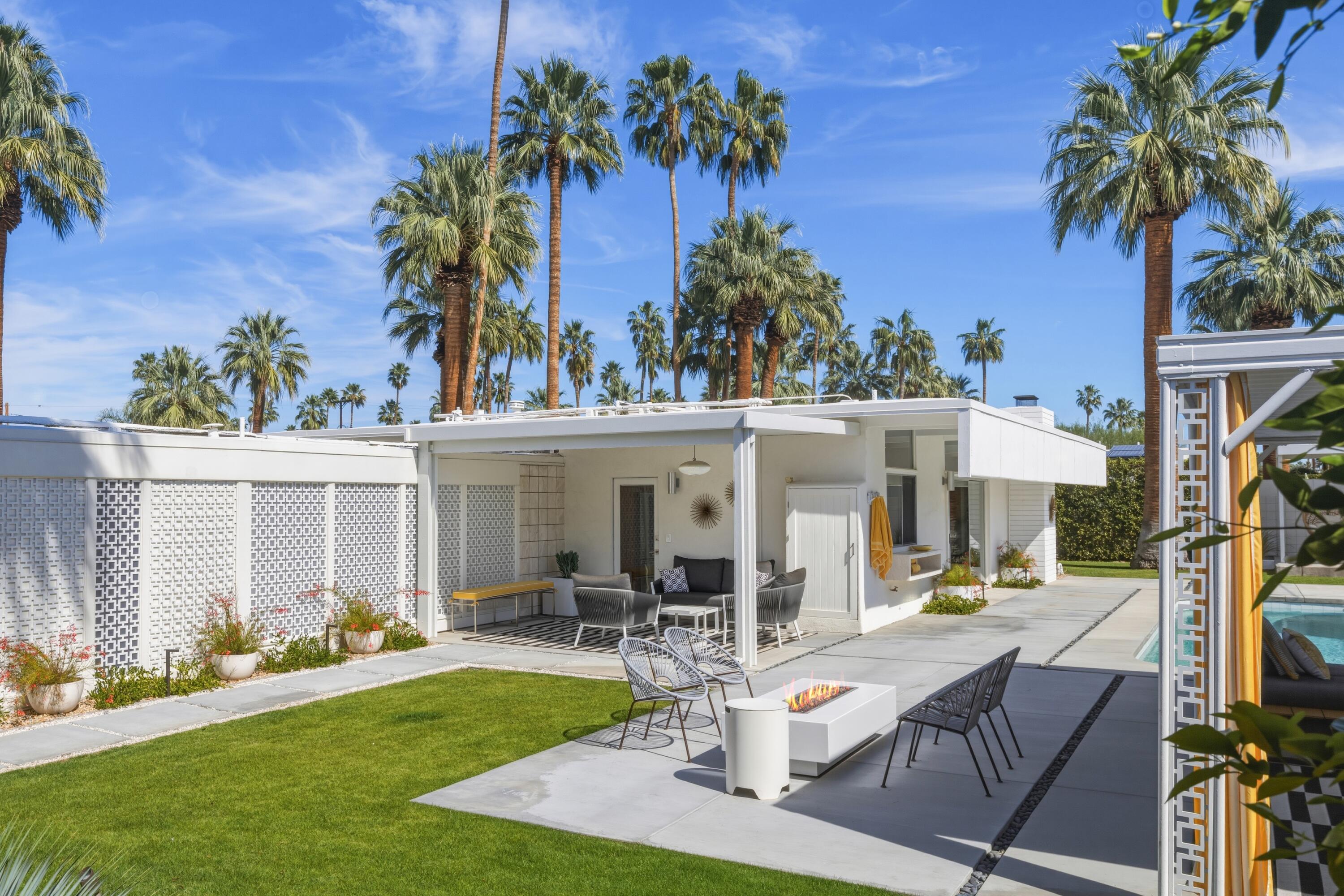 973 East La Jolla Road Palm Springs, CA 92264 - Photo 22 of 31 Fire Pit