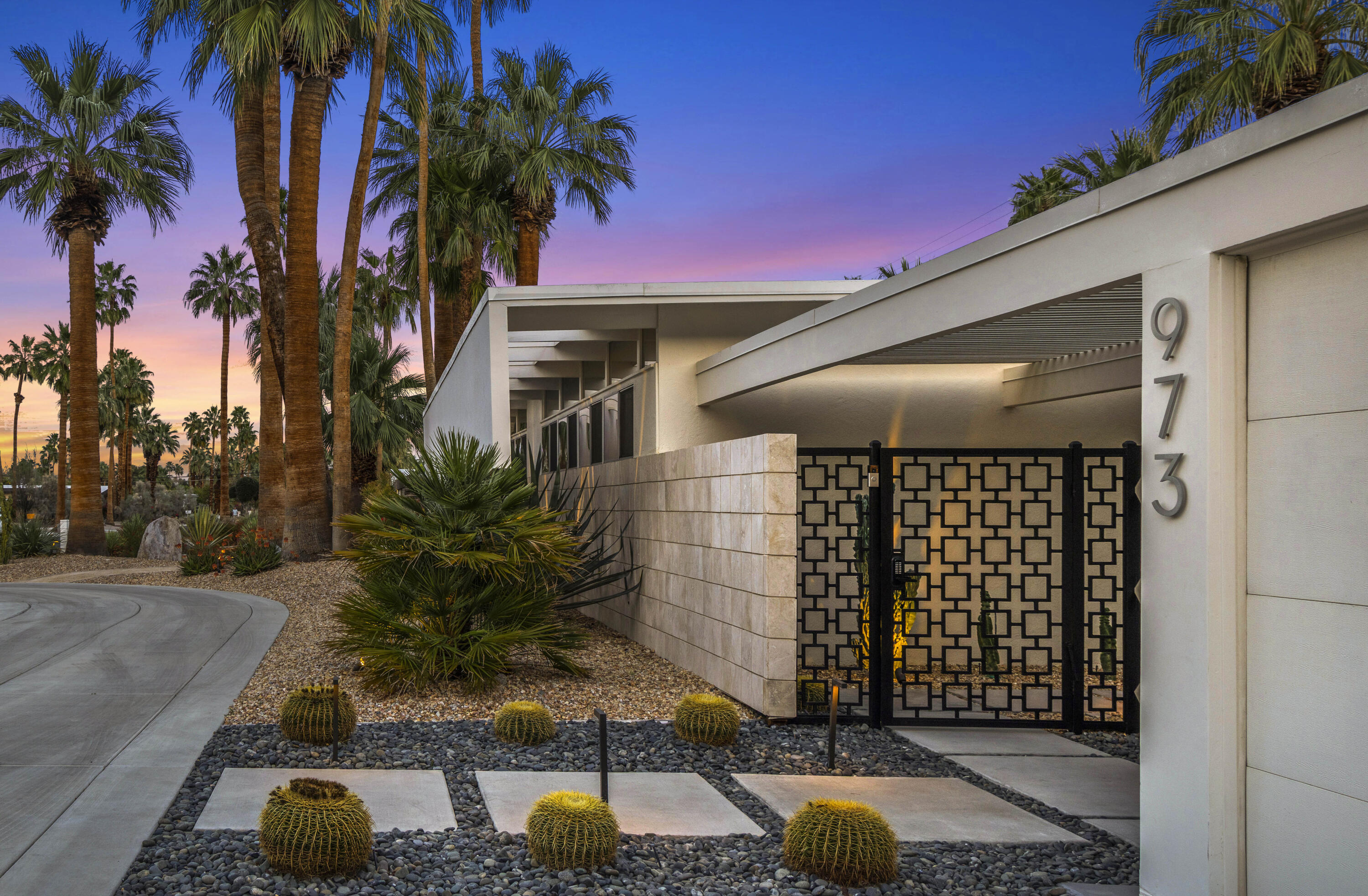 973 East La Jolla Road Palm Springs, CA 92264 - Photo 29 of 31 Twilight entry