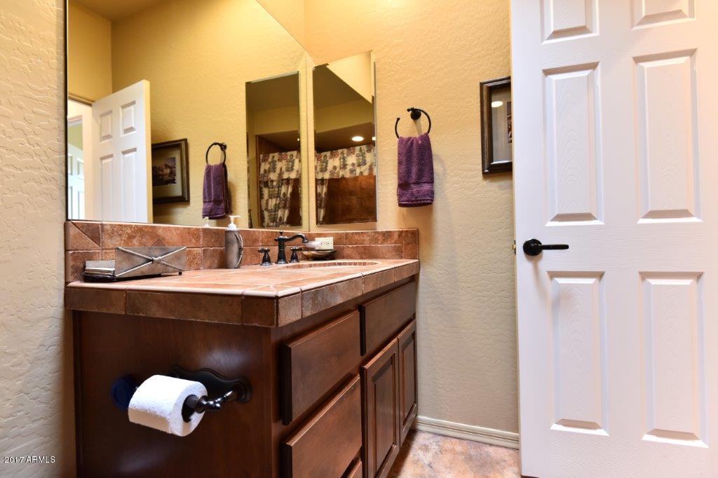 27806 North Quail Spring Road Rio Verde, AZ 85263 - Photo 25 of 31 Guest Bath 2