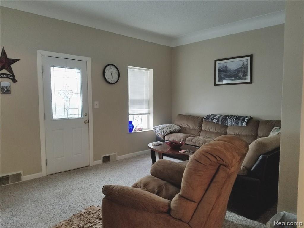 3620 Ravenswood Road Port Huron, MI 48060 - Photo 7 of 23 20180312_193749.jpg