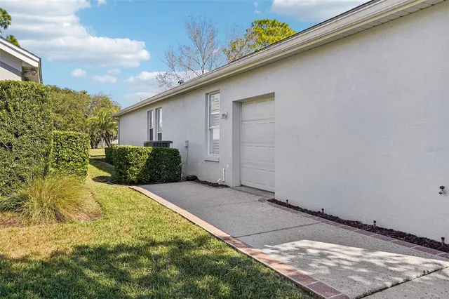 $480,000 | 8013 Pine Hollow Drive, Mount Dora, FL 32757