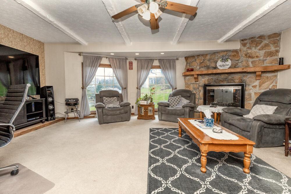 1886 Marietta Road Northeast Lancaster, OH 43130 - Photo 6 of 23 33F69412-EBC7-4271-9F47-7F84CC03F89A