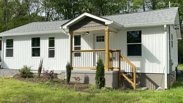 $1,800 | 3329 Center Street, Chattanooga, TN 37419