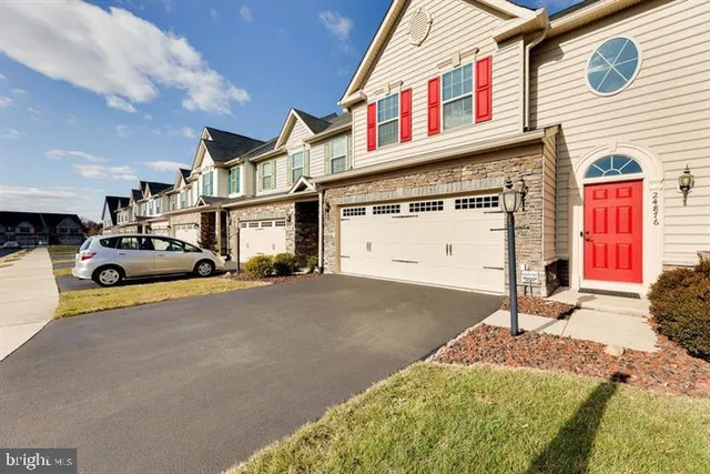 $709,900 | 24876 Helms Terrace, Aldie, VA 20105