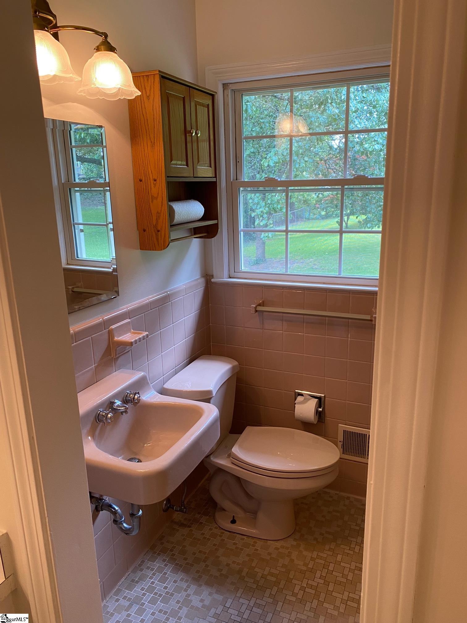 100 Cherokee Drive Greenville, SC 29615 - Photo 20 of 33