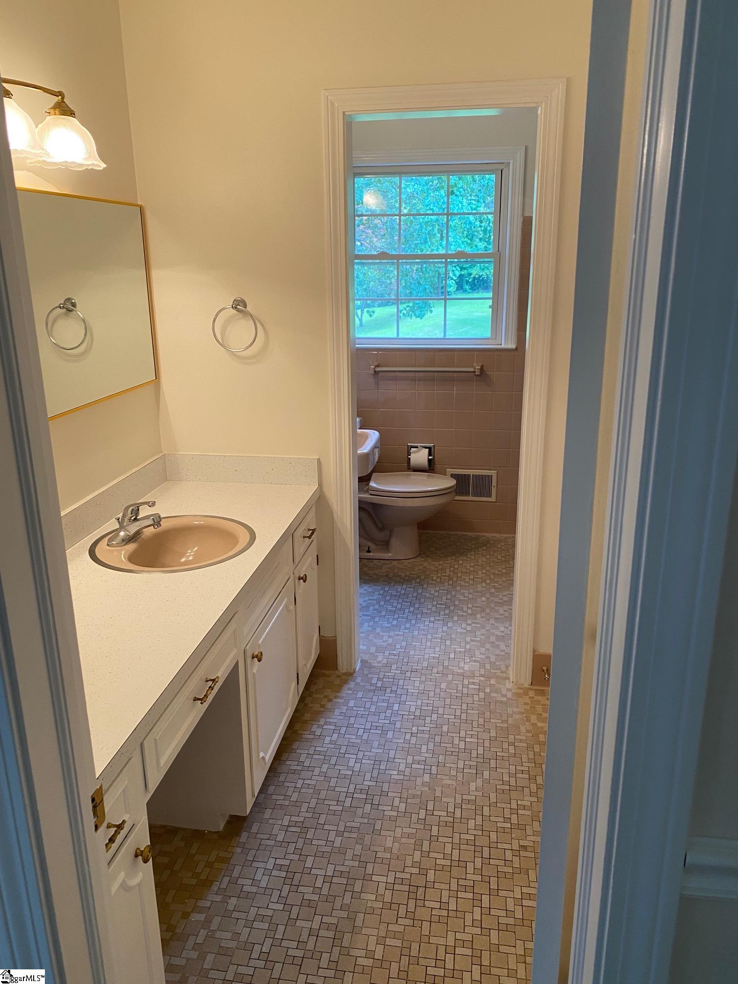 100 Cherokee Drive Greenville, SC 29615 - Photo 22 of 33