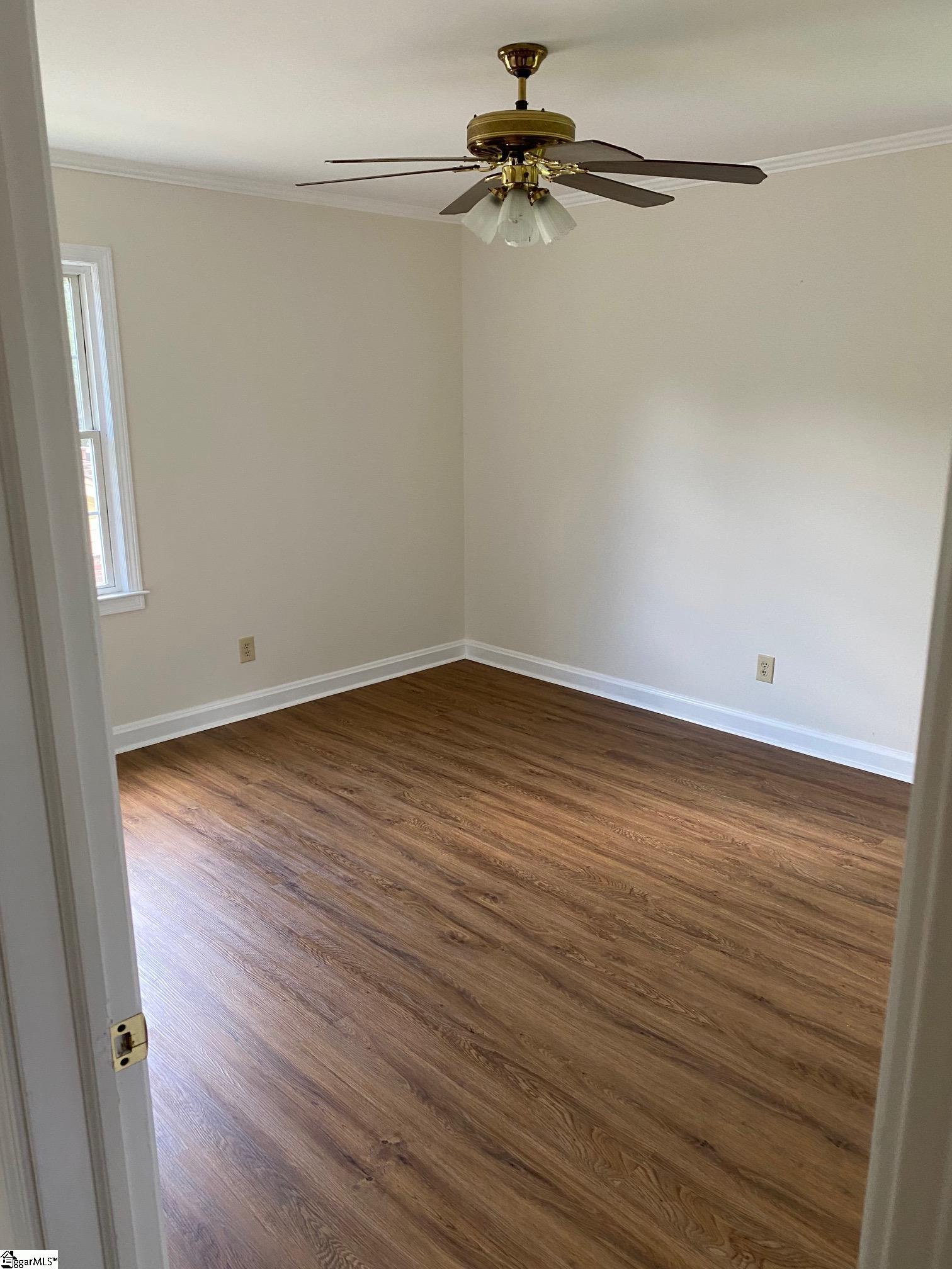 100 Cherokee Drive Greenville, SC 29615 - Photo 24 of 33