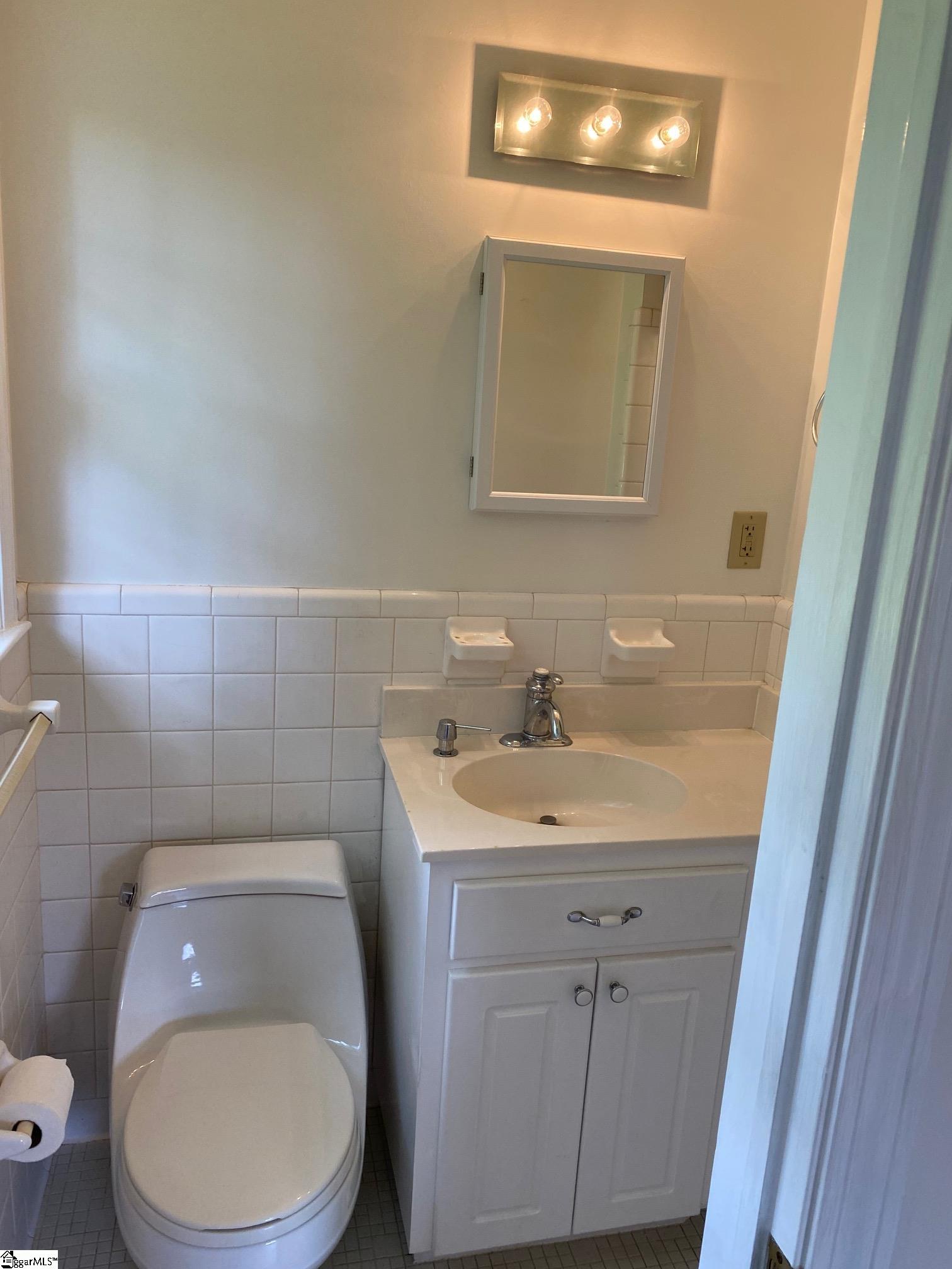 100 Cherokee Drive Greenville, SC 29615 - Photo 26 of 33