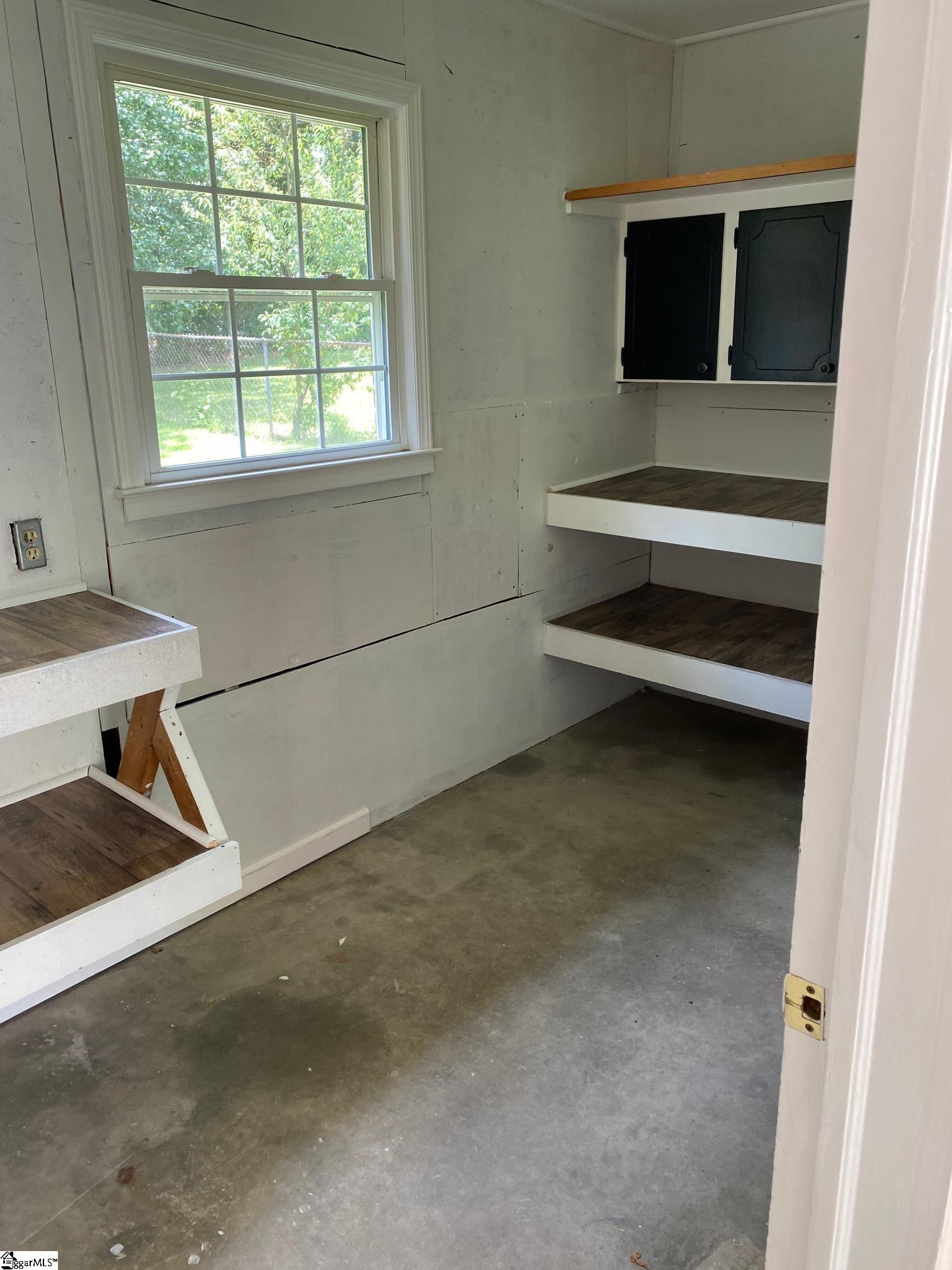 100 Cherokee Drive Greenville, SC 29615 - Photo 29 of 33