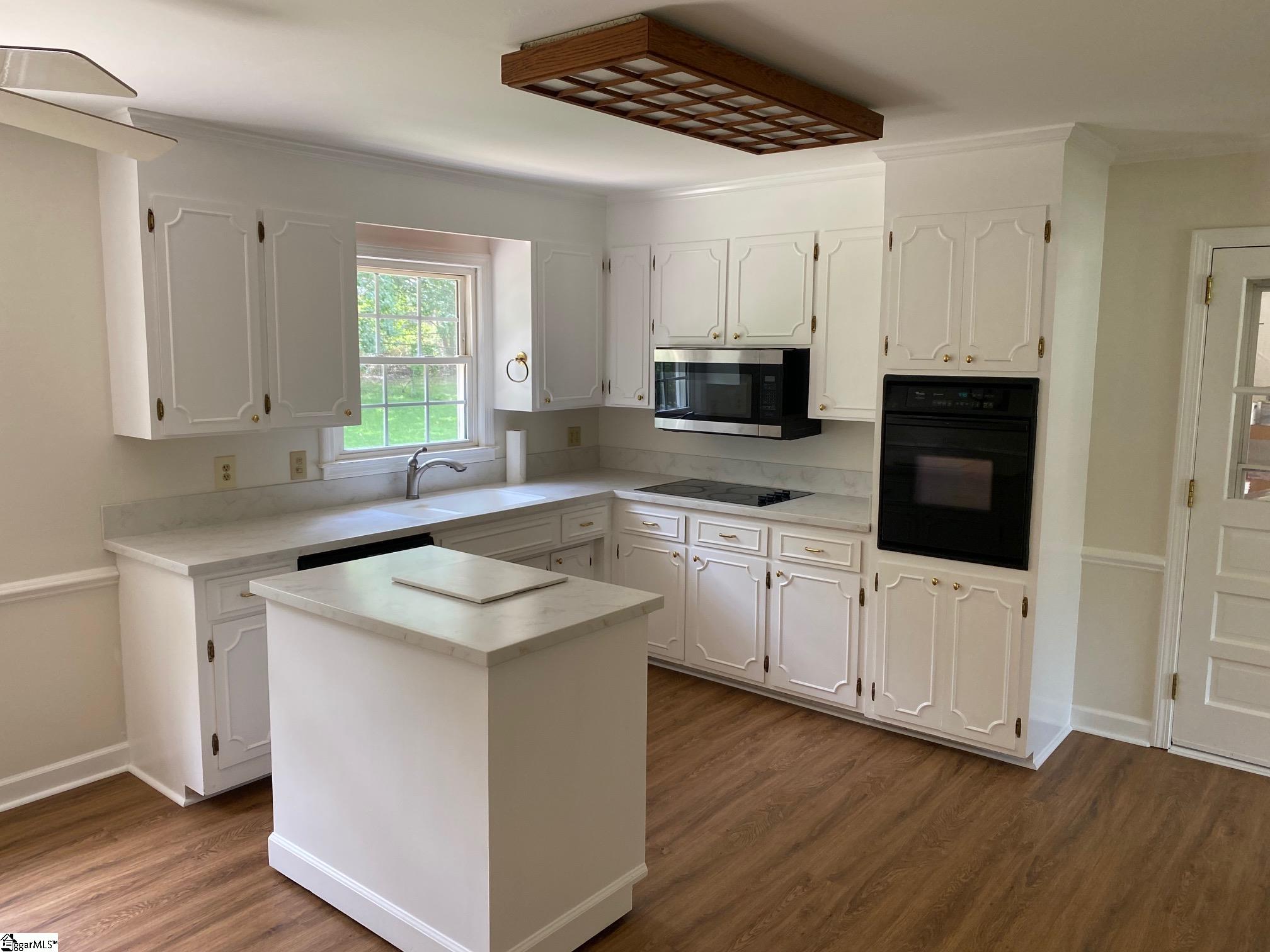 100 Cherokee Drive Greenville, SC 29615 - Photo 6 of 33