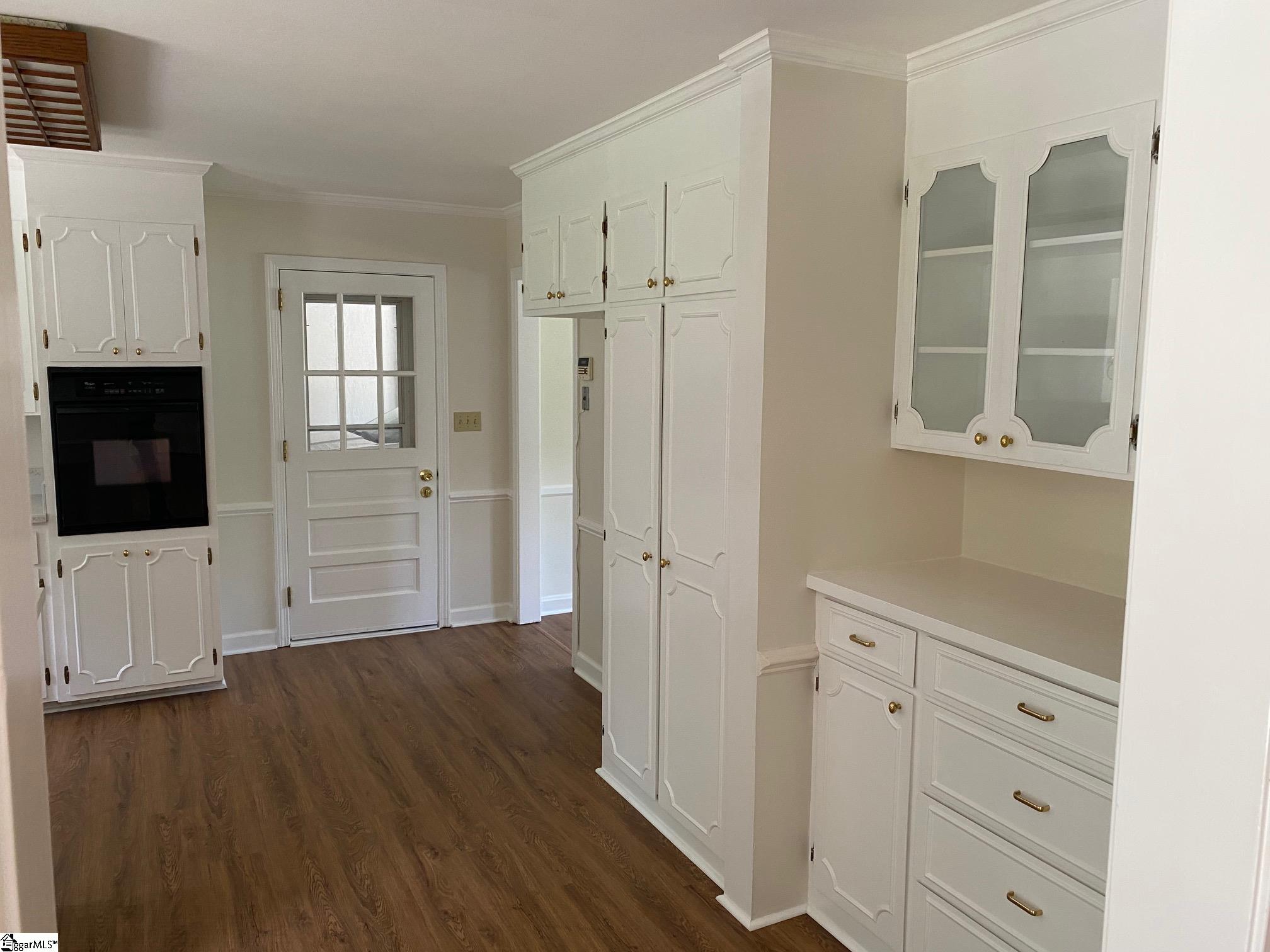 100 Cherokee Drive Greenville, SC 29615 - Photo 8 of 33