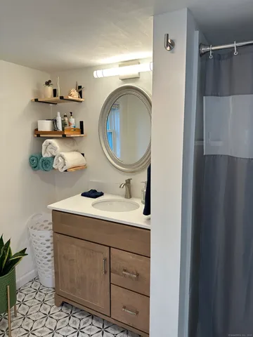 $2,000 | 59 High Street, Groton, CT 06340