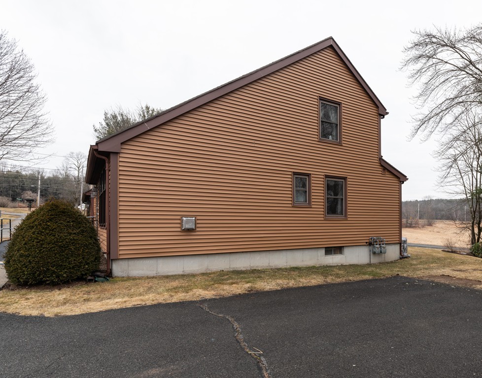 40 Ware Road, Unit 2 Belchertown, MA 01007 - Photo 4 of 27 Gallery Image 4