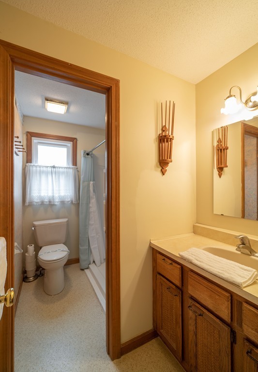 40 Ware Road, Unit 2 Belchertown, MA 01007 - Photo 9 of 27 Gallery Image 9