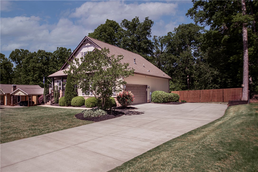 1215 Circle Road Easley, SC 29642 - Photo 3 of 50