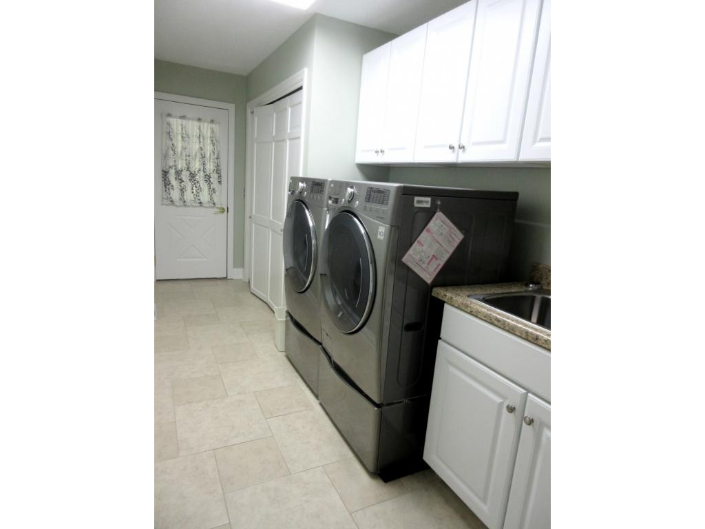 1608 Colonial Ridge Road Johnson City, TN 37604 - Photo 17 of 36 Laundry wexterior door