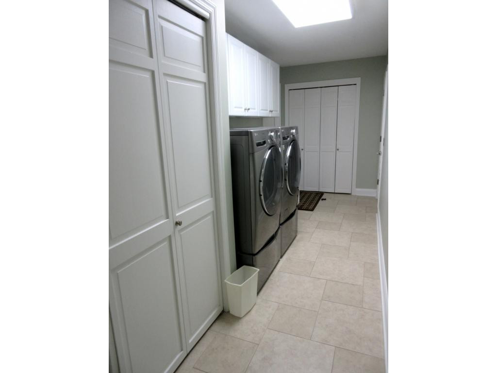 1608 Colonial Ridge Road Johnson City, TN 37604 - Photo 18 of 36 Laundry wsink double closets