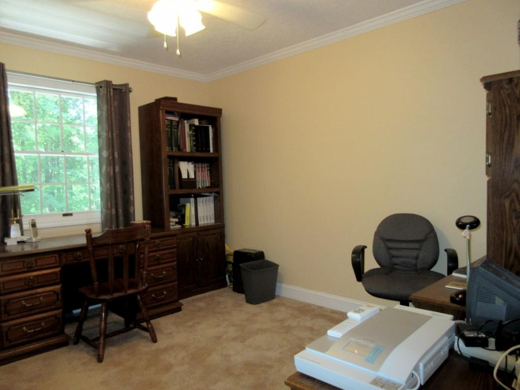 1608 Colonial Ridge Road Johnson City, TN 37604 - Photo 22 of 36 Bedroom 3
