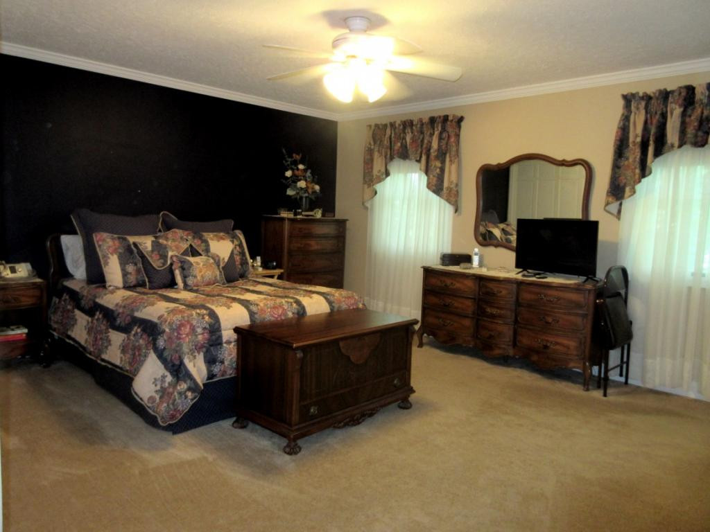1608 Colonial Ridge Road Johnson City, TN 37604 - Photo 23 of 36 Master Bedroom