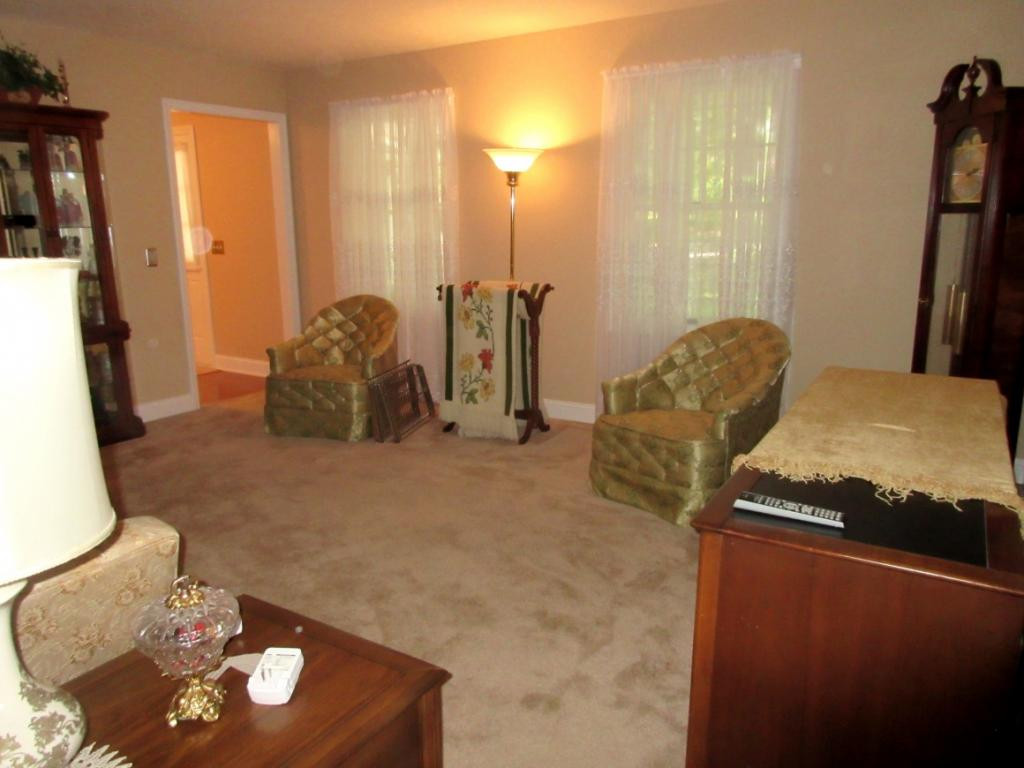 1608 Colonial Ridge Road Johnson City, TN 37604 - Photo 5 of 36 Formal Living Room