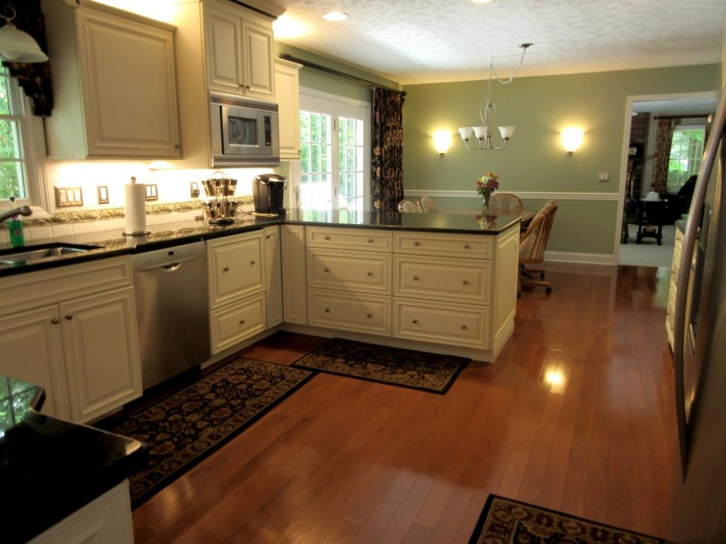 1608 Colonial Ridge Road Johnson City, TN 37604 - Photo 10 of 36 Heartland Series Cabinetry