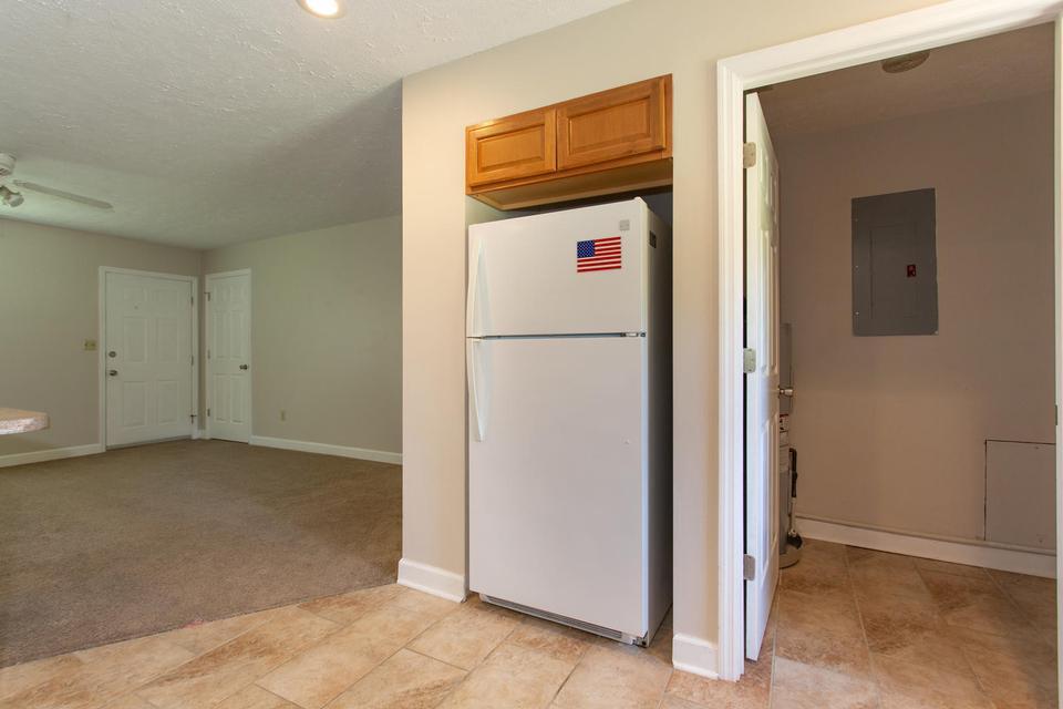 5571 Tallant Road, Unit B Ooltewah, TN 37363 - Photo 9 of 15 Kitchen