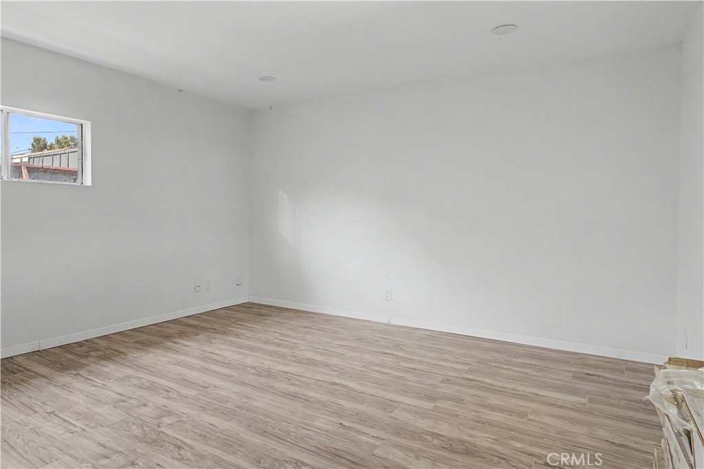 2829 South Rimpau Boulevard Los Angeles, CA 90016 - Photo 19 of 31 Duplex Living Room