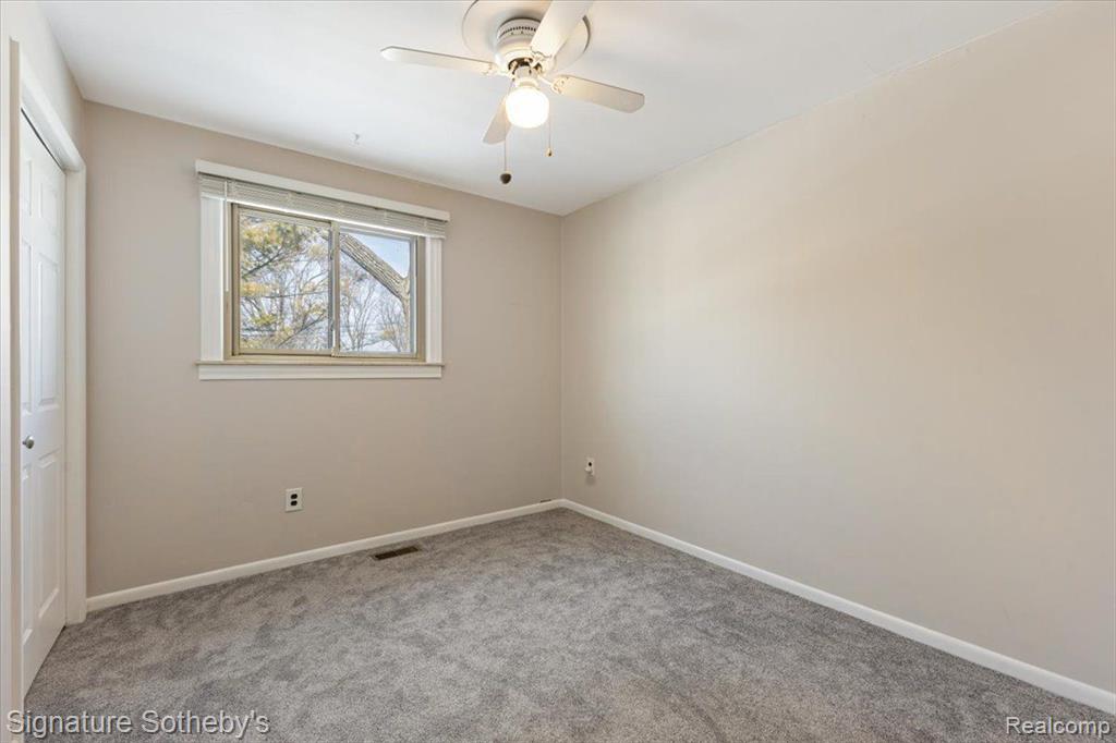 2701 Columbia Road Berkley, MI 48072 - Photo 12 of 27