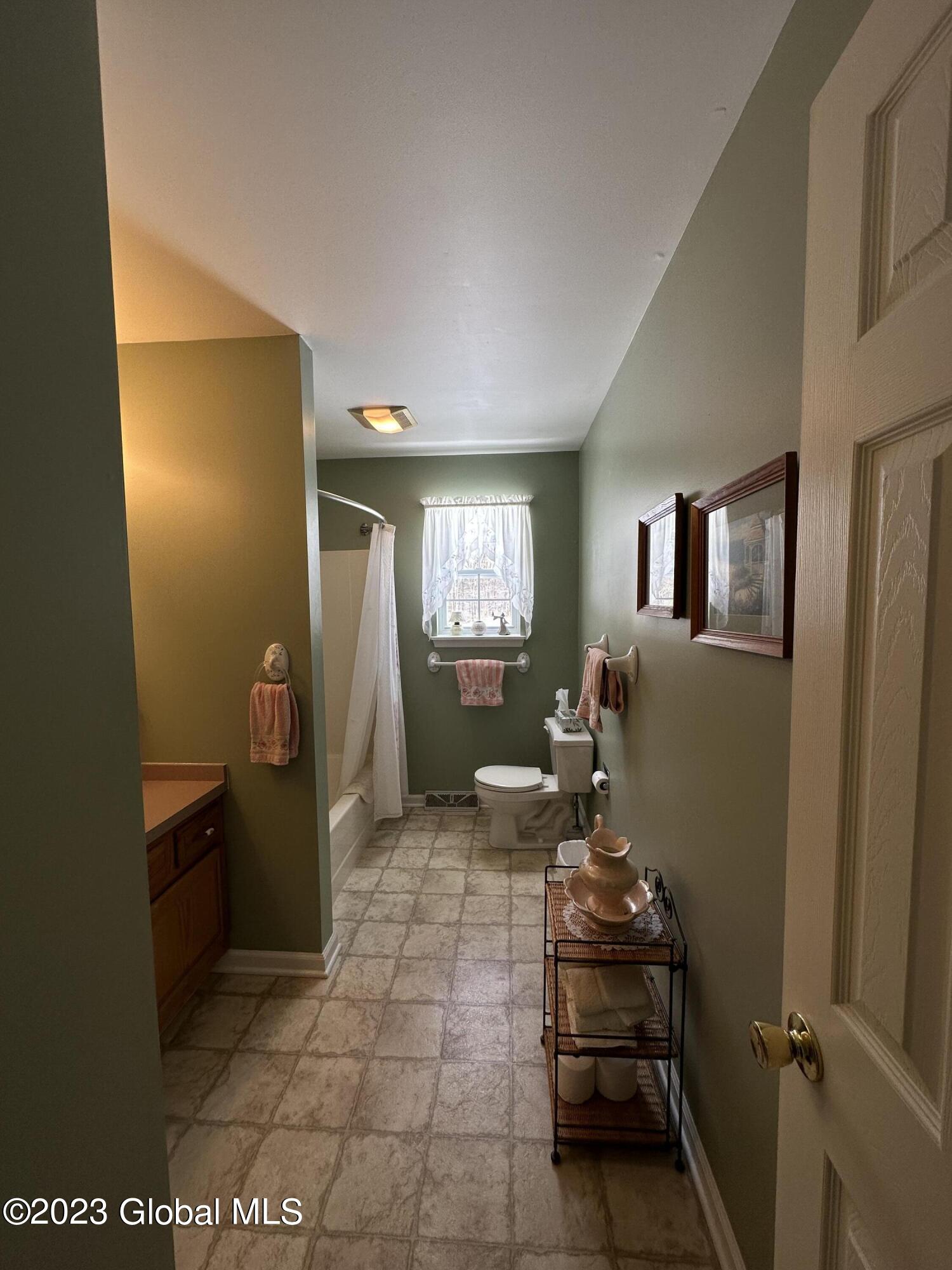 315 Consaul Road Colonie, NY 12309 - Photo 14 of 43 IMG_6724
