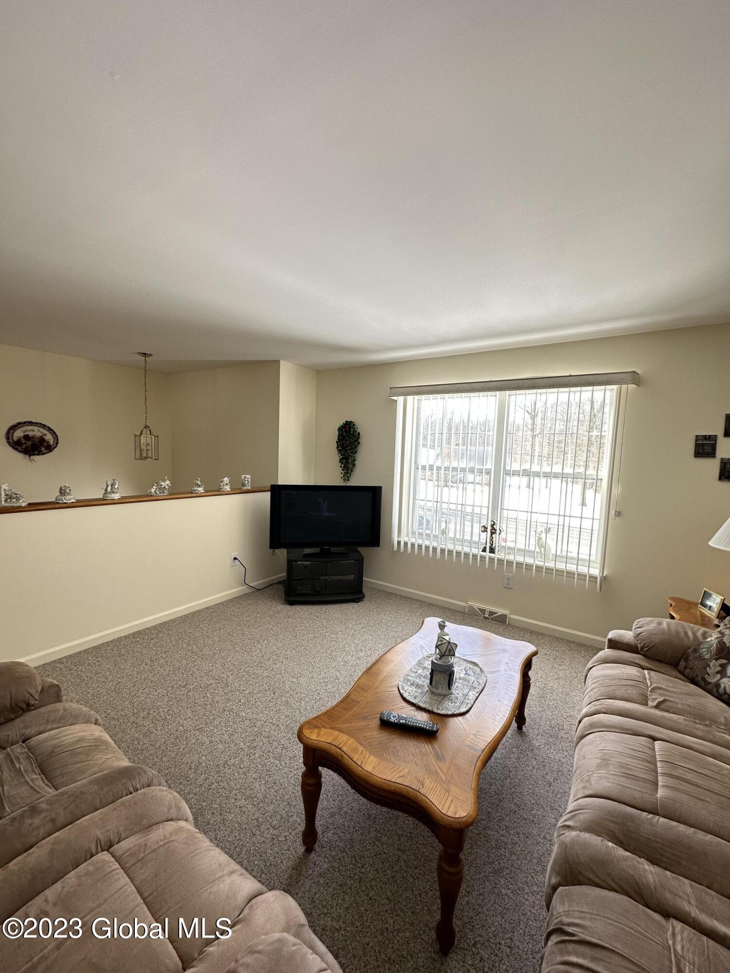 315 Consaul Road Colonie, NY 12309 - Photo 6 of 43 IMG_6723